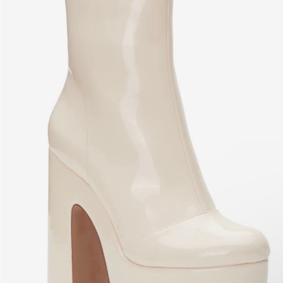 Round Toe Jessica Simpson Women’s Platform Bootie - Picture 2 of 7